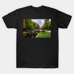 Kintbury Lock on the K & A Canal T-Shirt